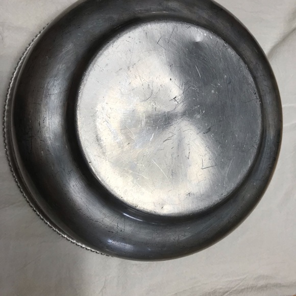 Vintage Buenilum covered bowl.  Excellent condition. - Picture 6 of 6